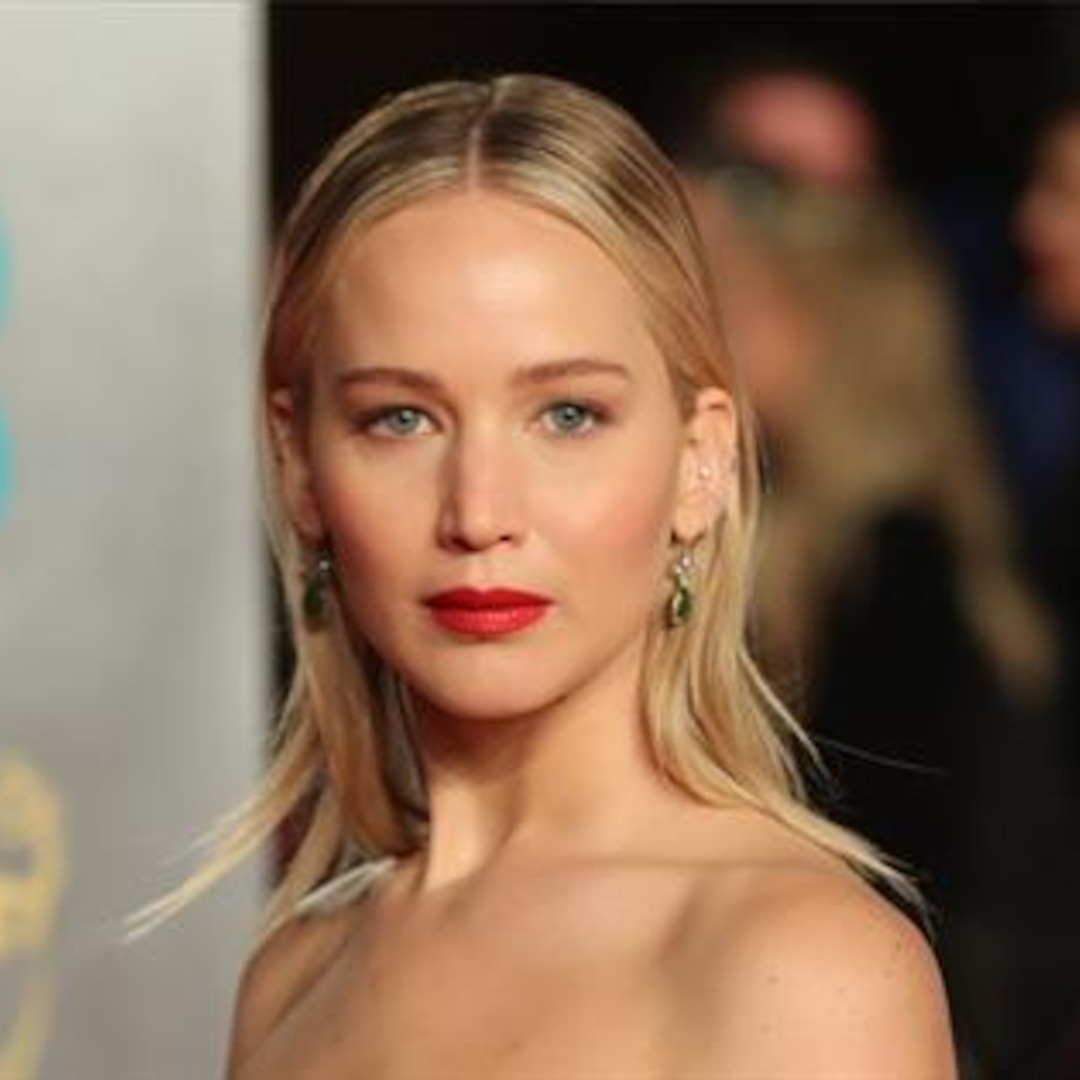 Jennifer Lawrence Reveals She's Secretly on Social Media